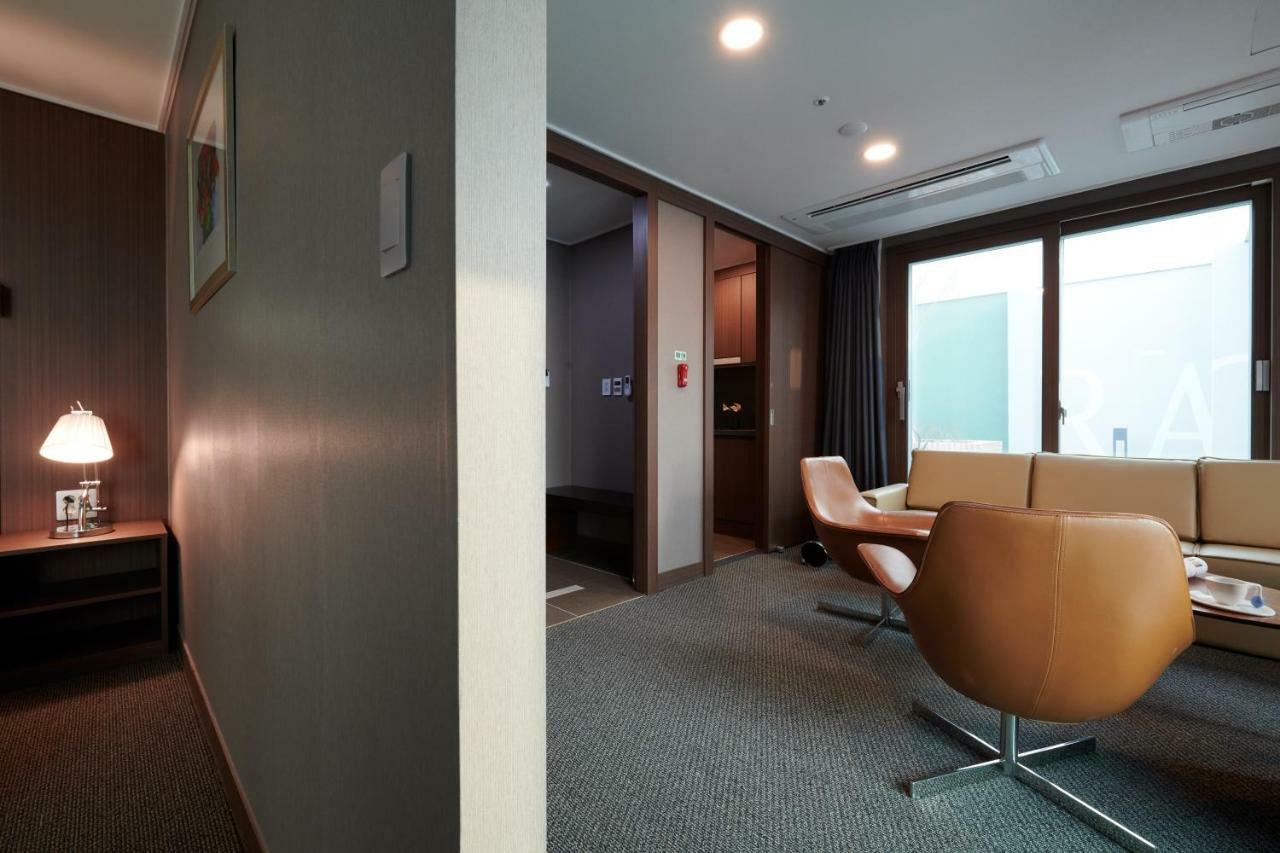 New Raon Stay Jinju Exteriör bild